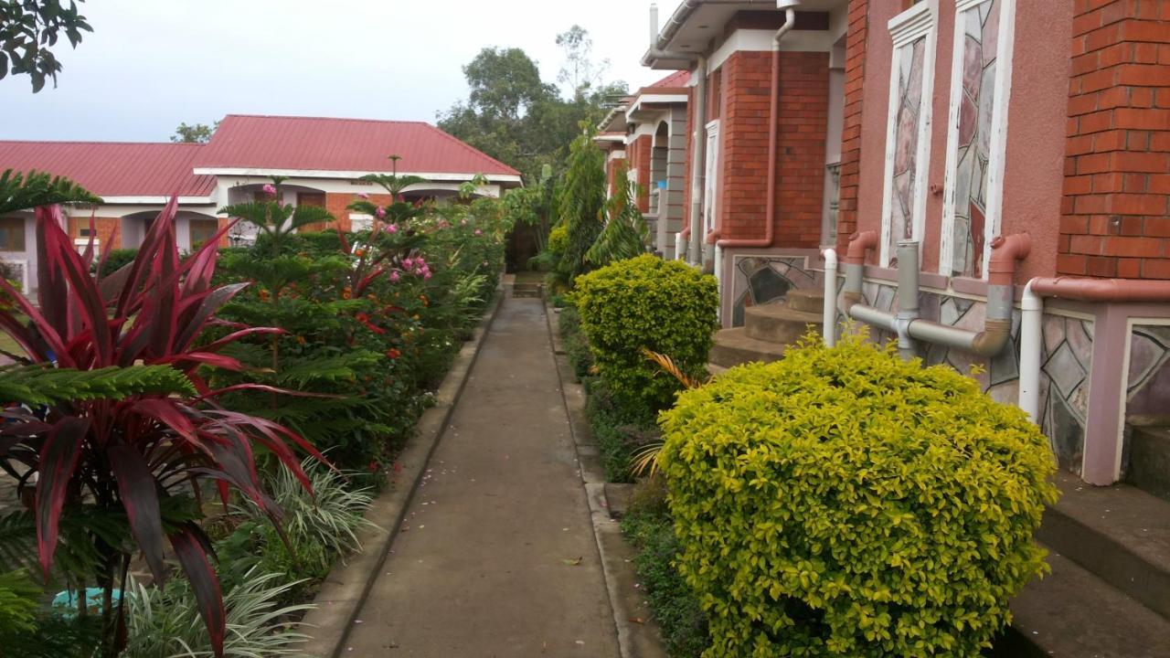 Rock Shadow Hotel Koboko ภายนอก รูปภาพ