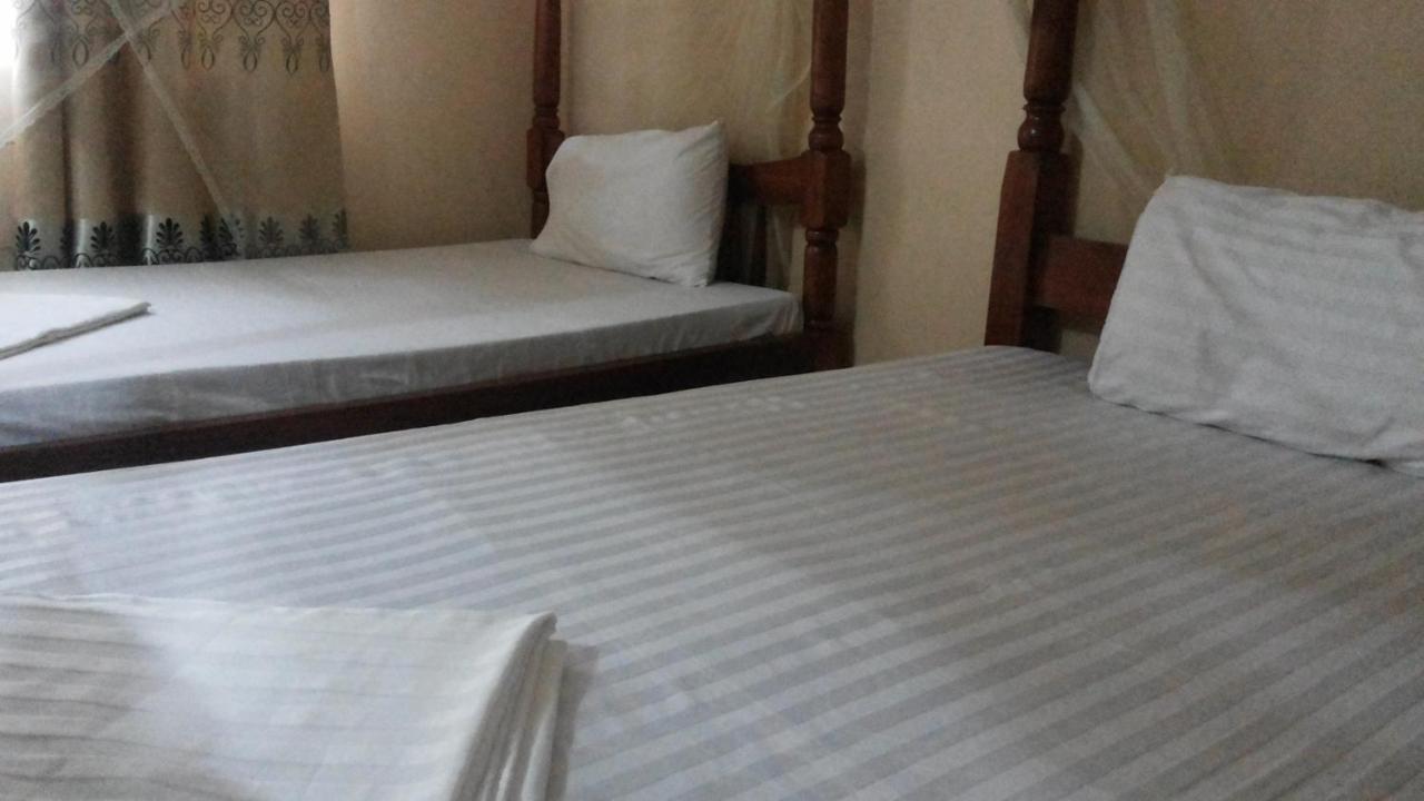 Rock Shadow Hotel Koboko ภายนอก รูปภาพ