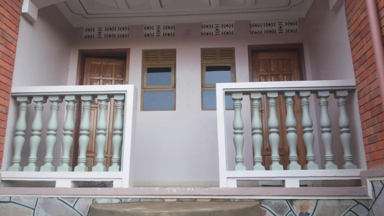 Rock Shadow Hotel Koboko ภายนอก รูปภาพ