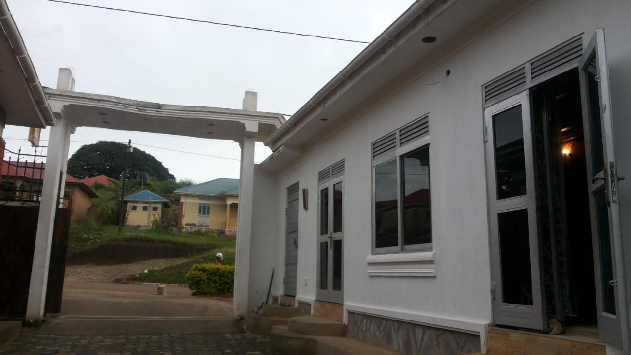 Rock Shadow Hotel Koboko ภายนอก รูปภาพ