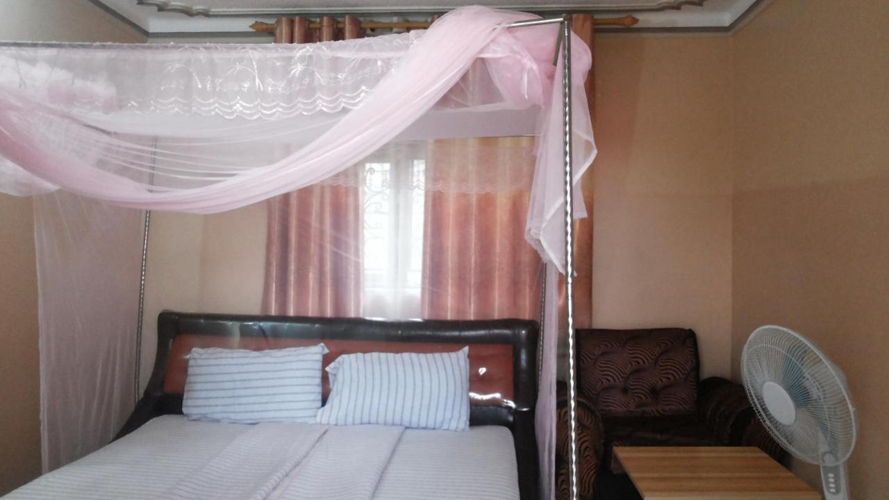 Rock Shadow Hotel Koboko ภายนอก รูปภาพ
