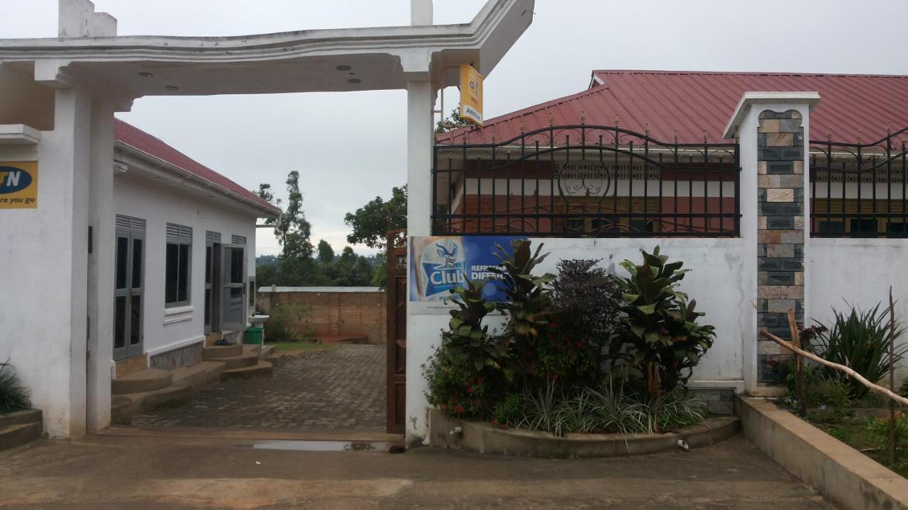 Rock Shadow Hotel Koboko ภายนอก รูปภาพ