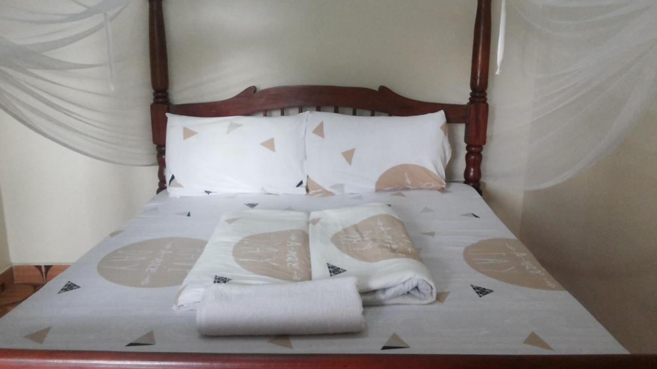 Rock Shadow Hotel Koboko ภายนอก รูปภาพ