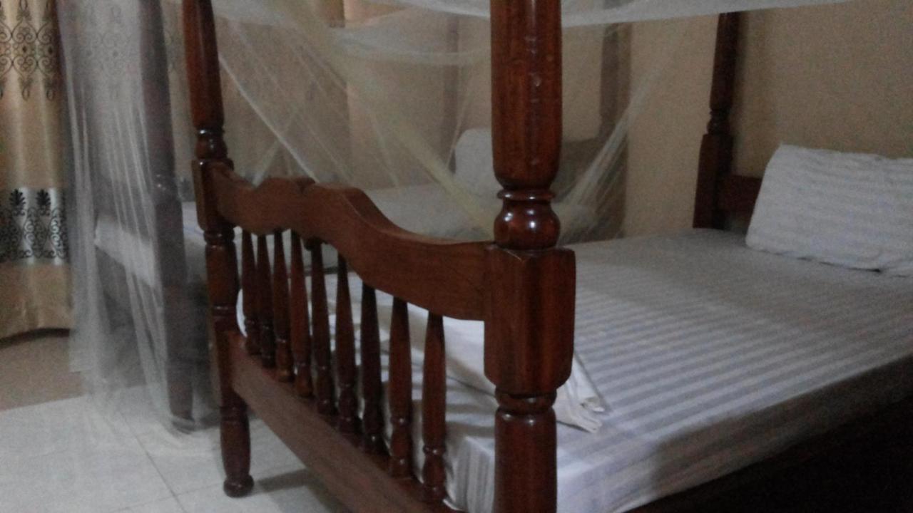 Rock Shadow Hotel Koboko ภายนอก รูปภาพ