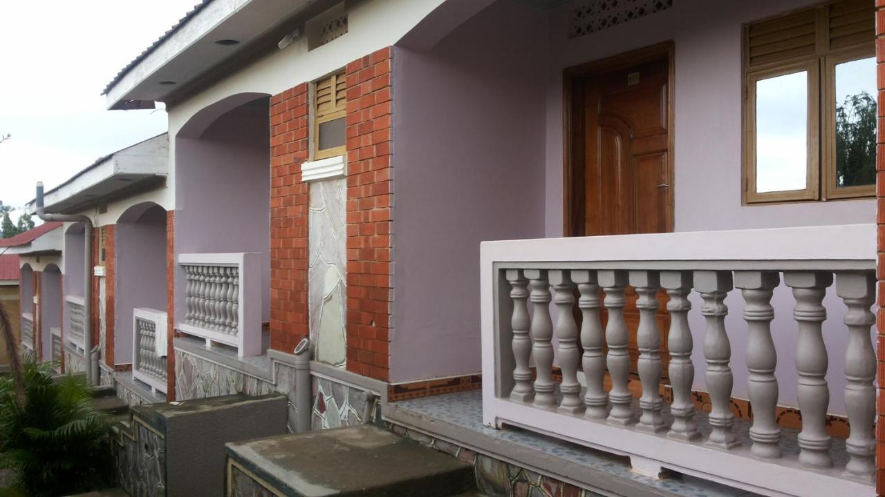 Rock Shadow Hotel Koboko ภายนอก รูปภาพ